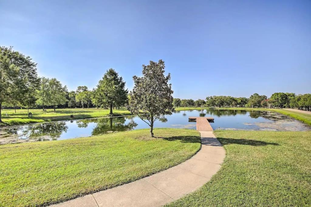 Texas Ranch House With 5 Bedroom And Fish Pond Dallas Exterior foto