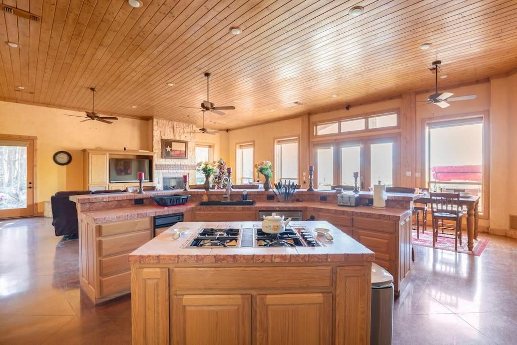 Texas Ranch House With 5 Bedroom And Fish Pond Dallas Exterior foto