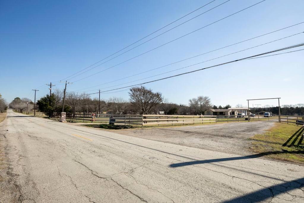 Texas Ranch House With 5 Bedroom And Fish Pond Dallas Exterior foto