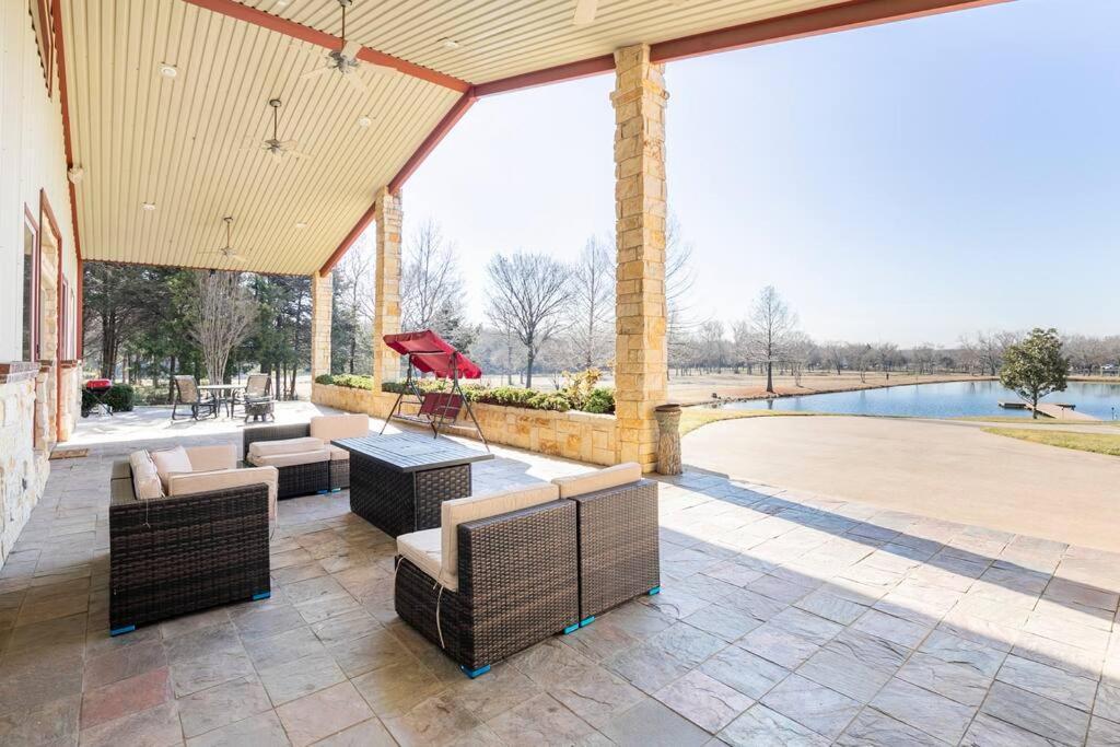 Texas Ranch House With 5 Bedroom And Fish Pond Dallas Exterior foto