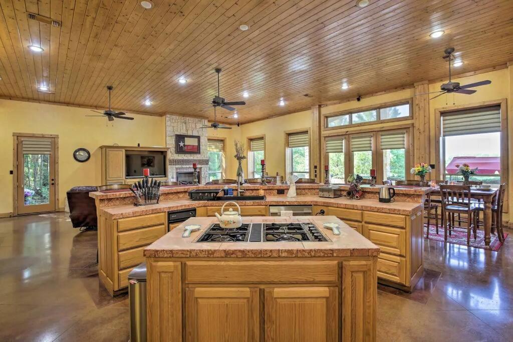 Texas Ranch House With 5 Bedroom And Fish Pond Dallas Exterior foto